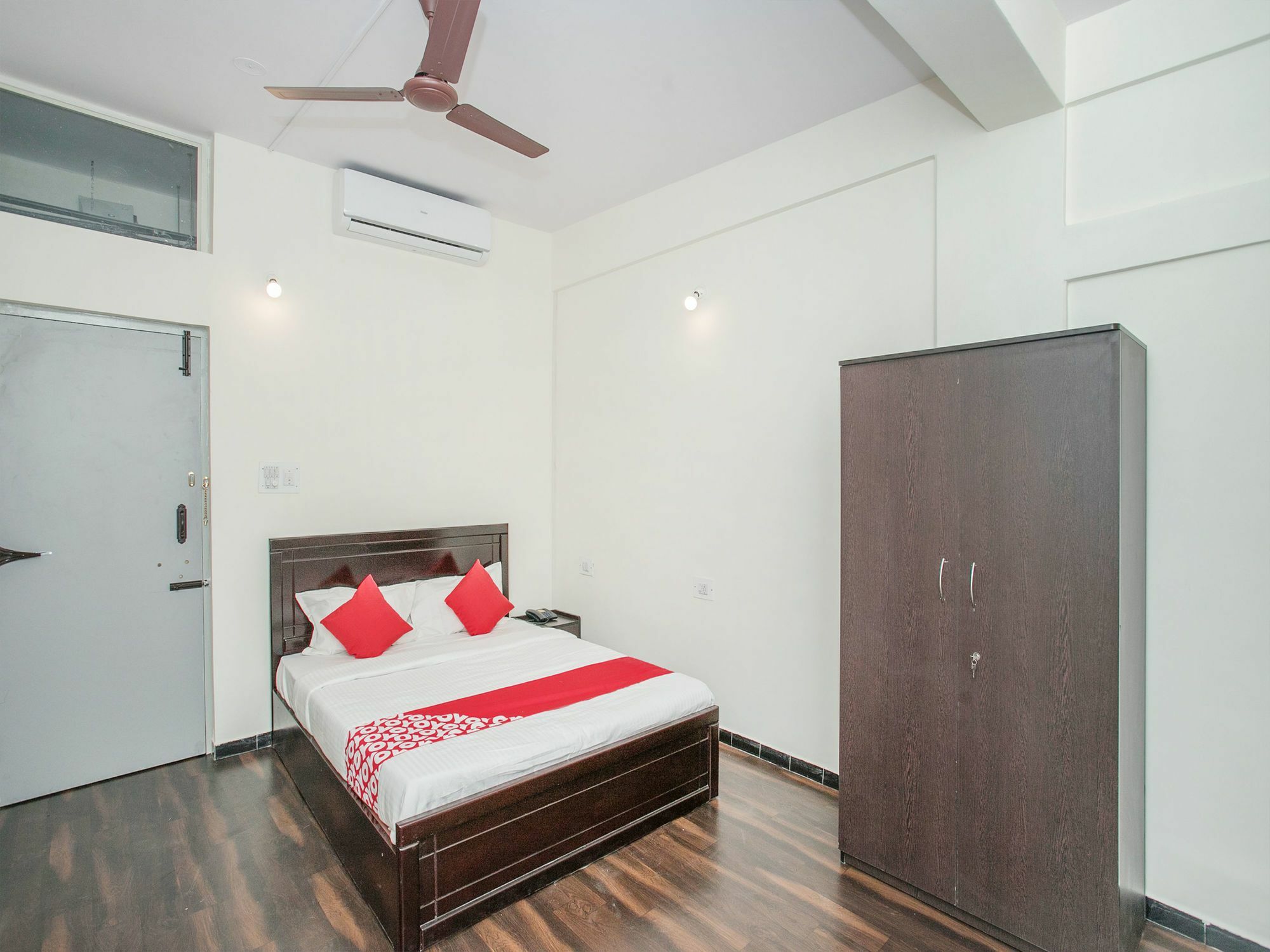 Hotel Oyo 14430 Sunshine Grand à Bangalore Extérieur photo