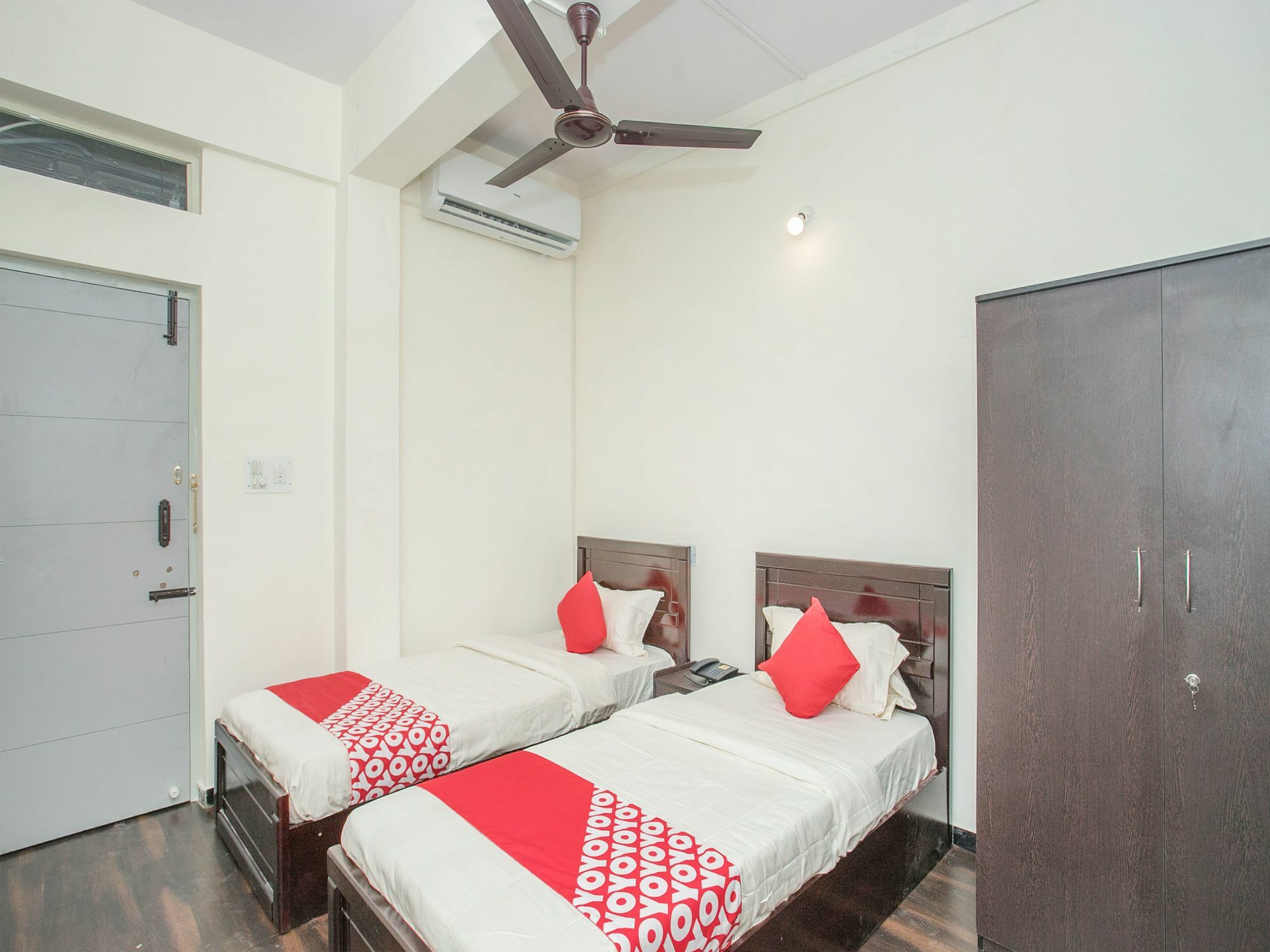 Hotel Oyo 14430 Sunshine Grand à Bangalore Extérieur photo