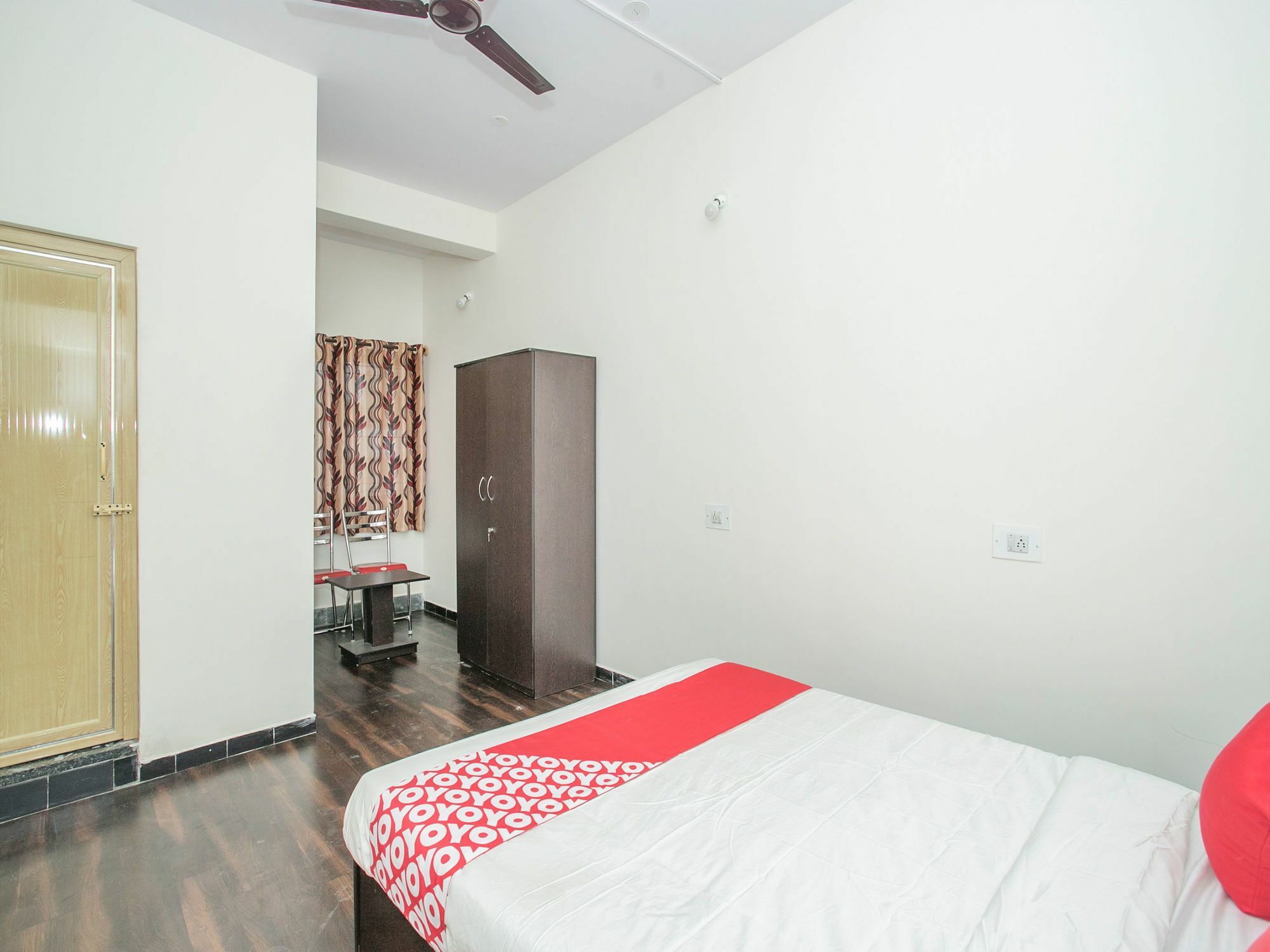 Hotel Oyo 14430 Sunshine Grand à Bangalore Extérieur photo