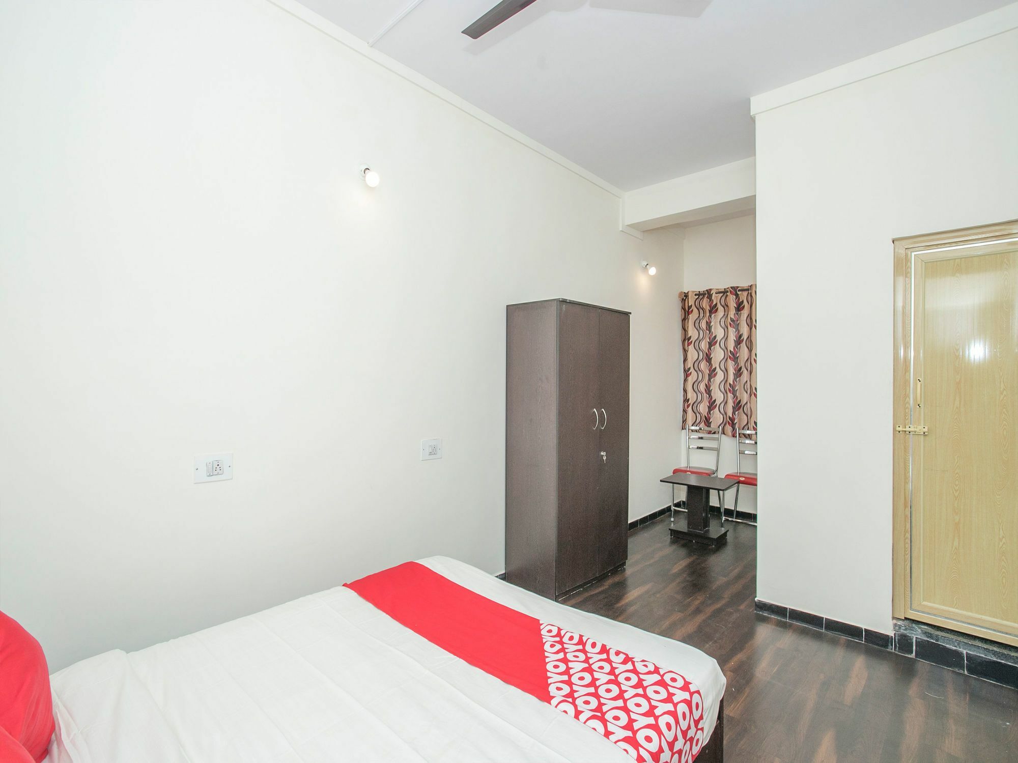 Hotel Oyo 14430 Sunshine Grand à Bangalore Extérieur photo
