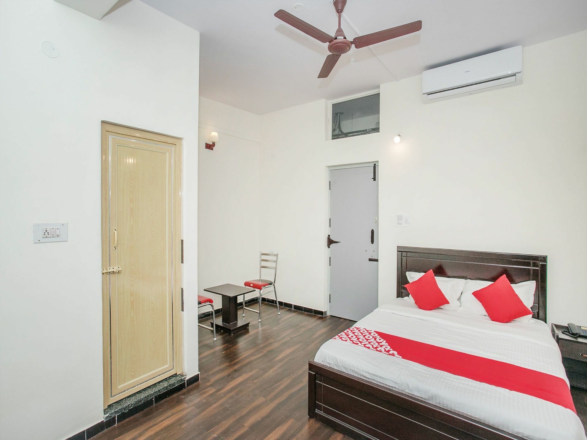 Hotel Oyo 14430 Sunshine Grand à Bangalore Extérieur photo