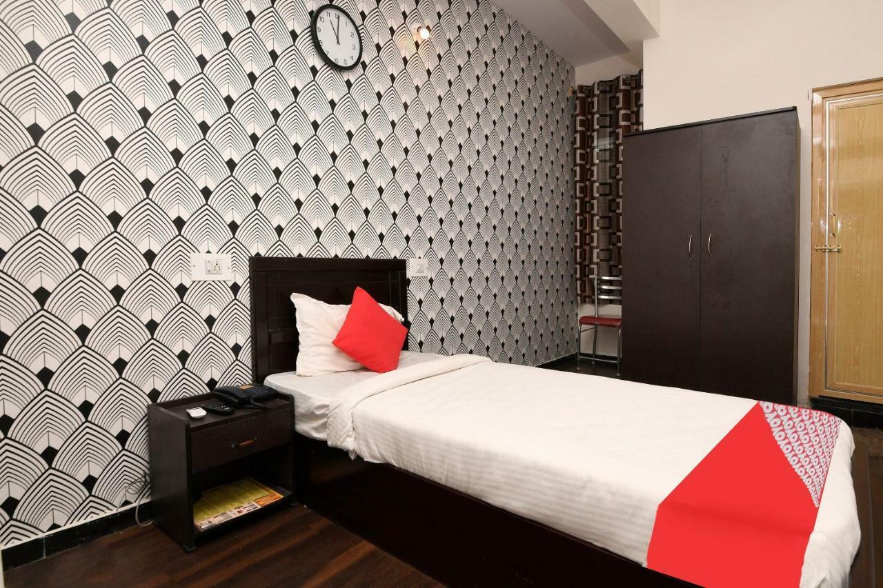 Hotel Oyo 14430 Sunshine Grand à Bangalore Extérieur photo